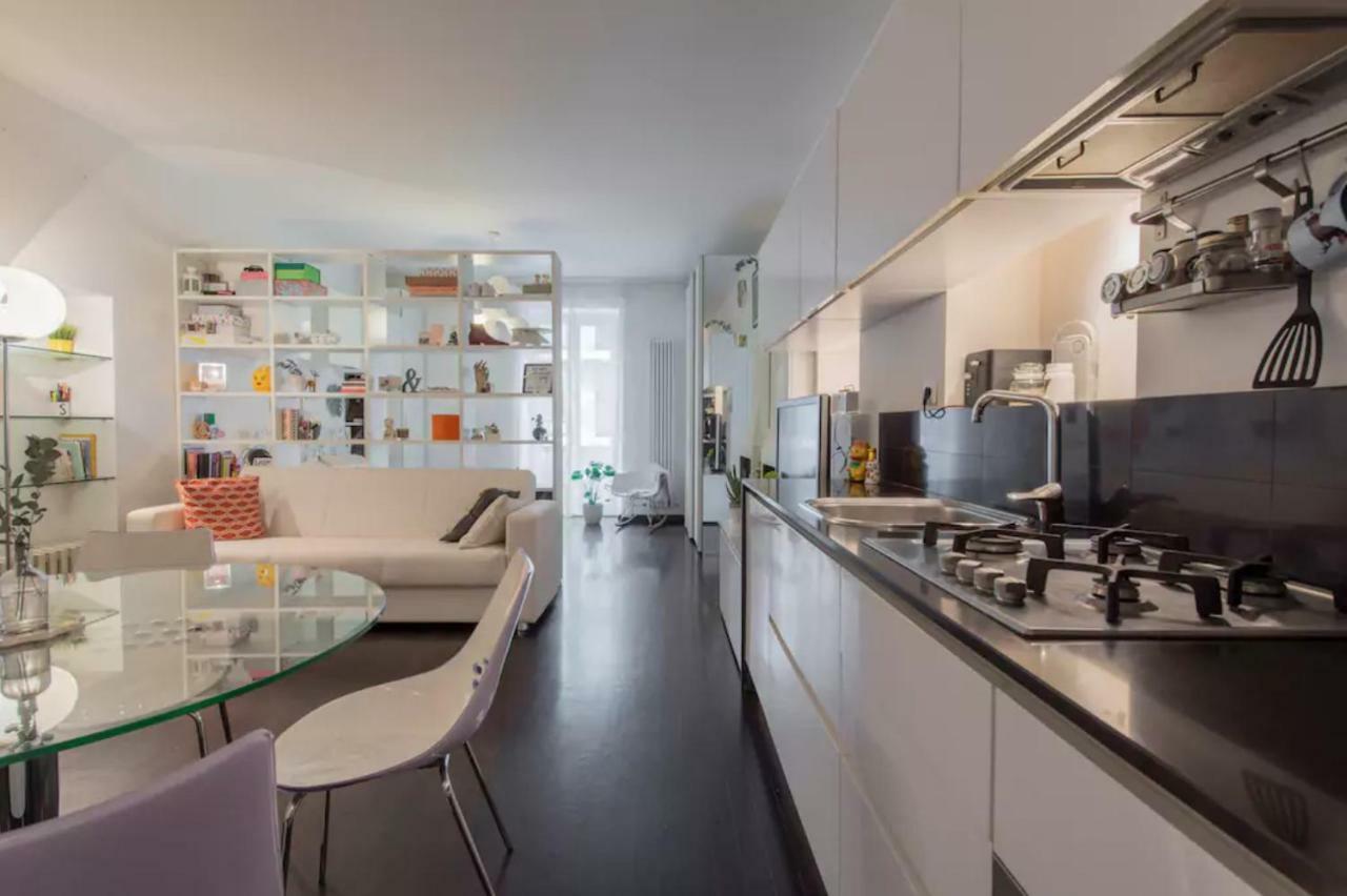 Lovely Apartment In The Heart Of Милано Екстериор снимка